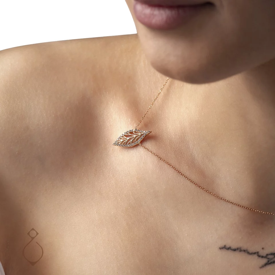 گردنبند طلا ظریف طرح پردیس کد 152