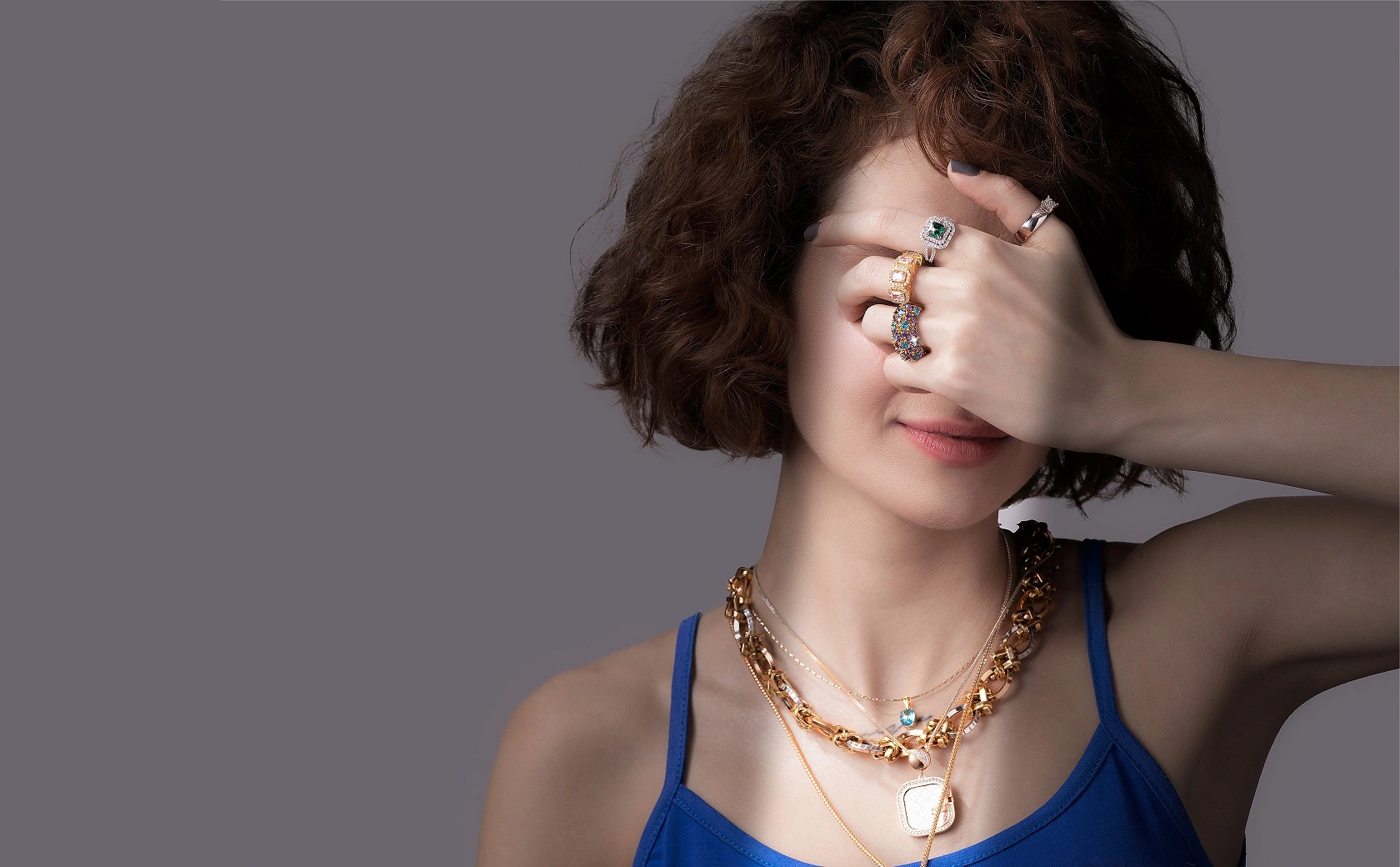 miraas.gold-banner-top-desktop-3