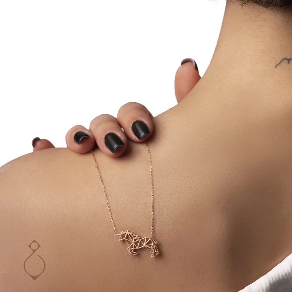 گردنبند طلا طرح اریگامی اسب تک شاخ 153